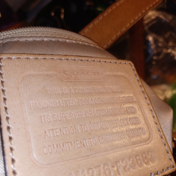 Coach Leather Pocketbook with 2 Side Pockets - Picture 10 of 11
